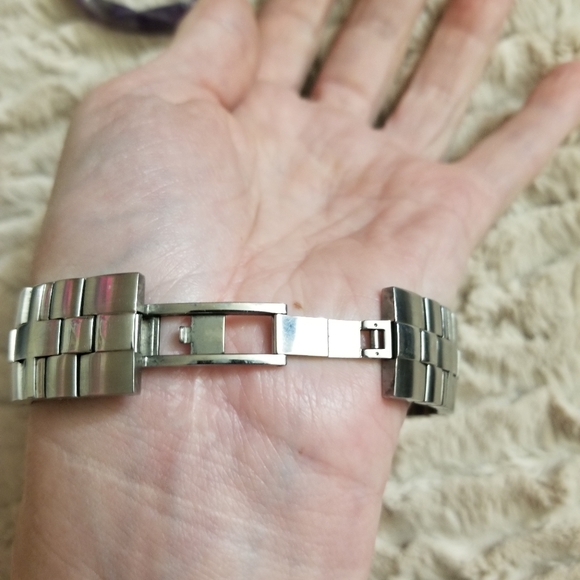 🥇+FREE GIFT 🛍Unparalleled Movado Watch👑 - Picture 2 of 5